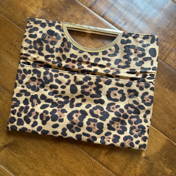 Leopard Clutch - Picture 2 of 4